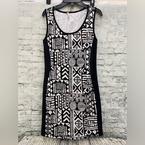 Black & white abstract hourglass dress Sz M new